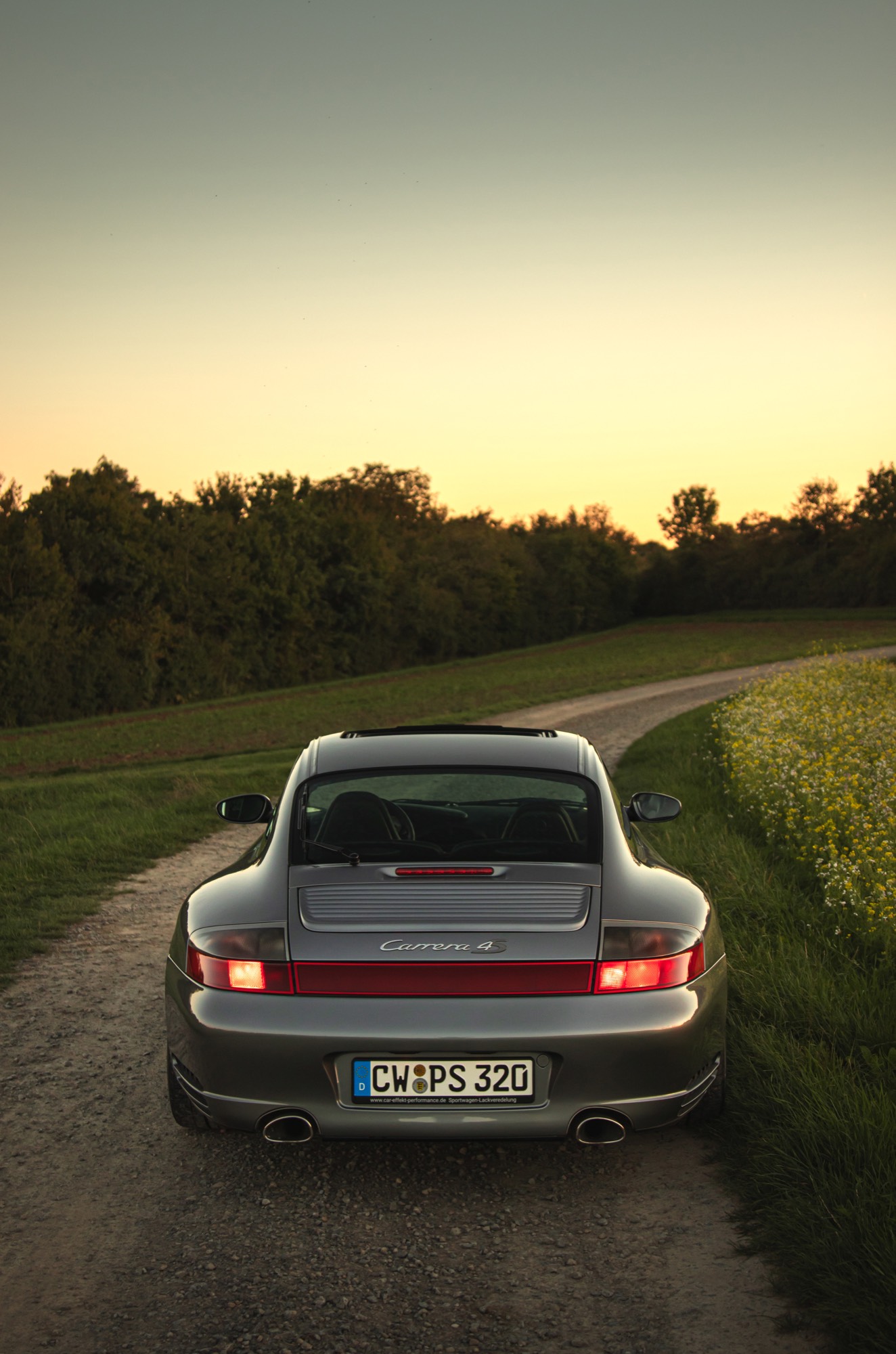 Porsche 911 996 Carrera 4S Seitenansicht – Sportwagen mieten Stuttgart