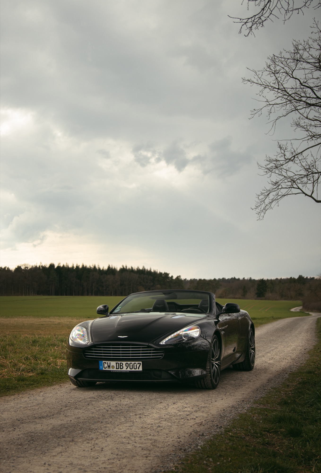 Aston Martin DB9 Volante Seitenansicht – Sportwagen mieten Stuttgart