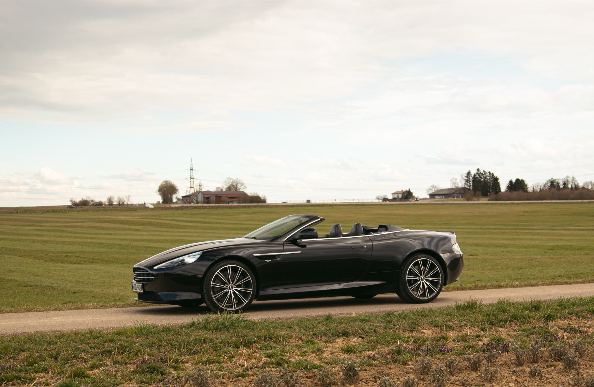 Aston Martin DB9 V12 Volante, Sportwagen mieten Stuttgart